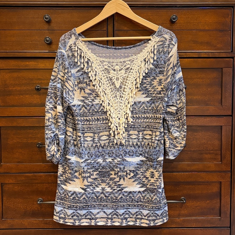 Signature Studio Woman 1X Aztec Crochet Fringe Top 3/4 Sleeve Geometric Boho - Picture 4 of 15